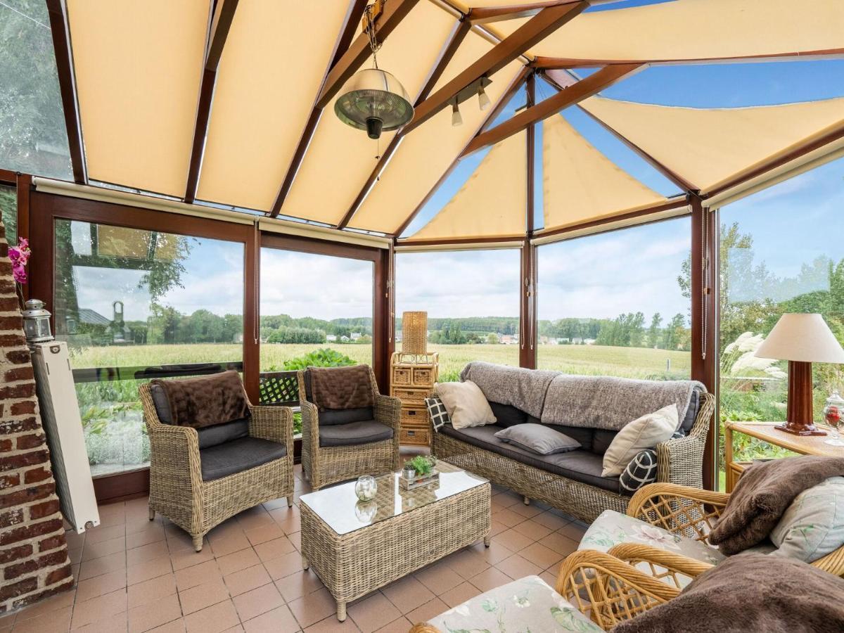 Stunning Holiday Home In Oombergen With Terrace And Garden Zottegem Εξωτερικό φωτογραφία