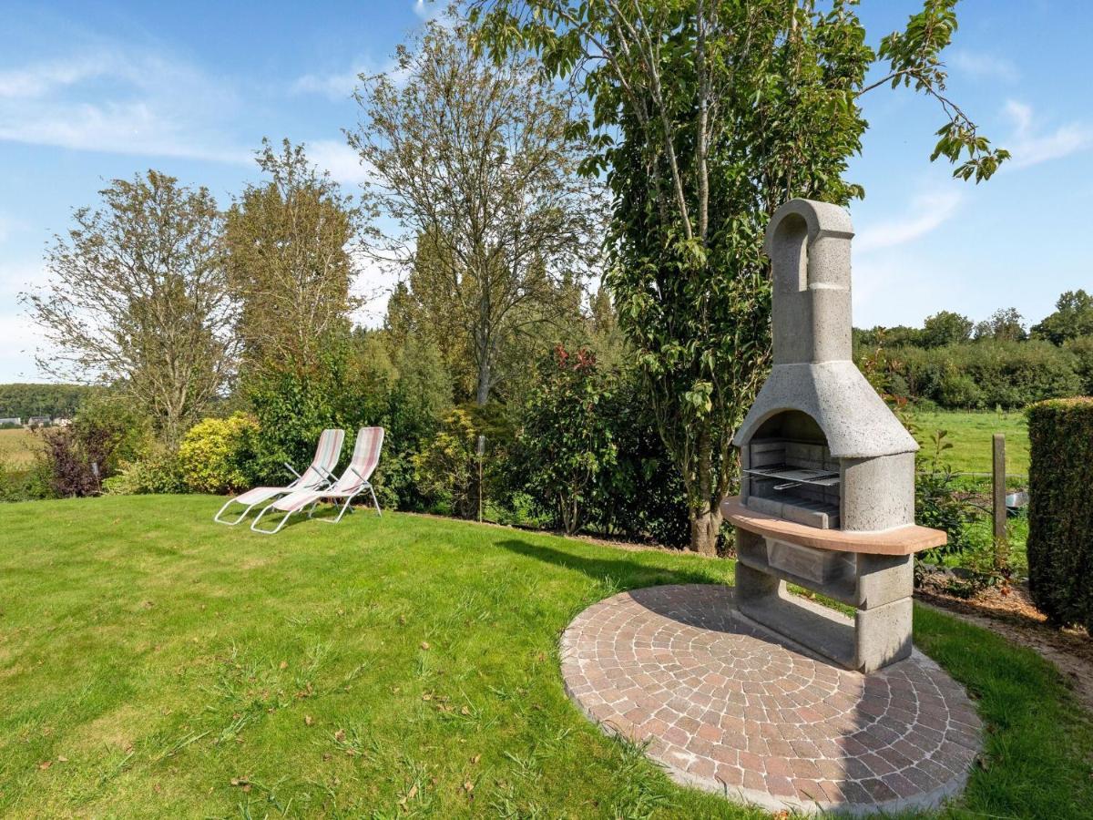 Stunning Holiday Home In Oombergen With Terrace And Garden Zottegem Εξωτερικό φωτογραφία