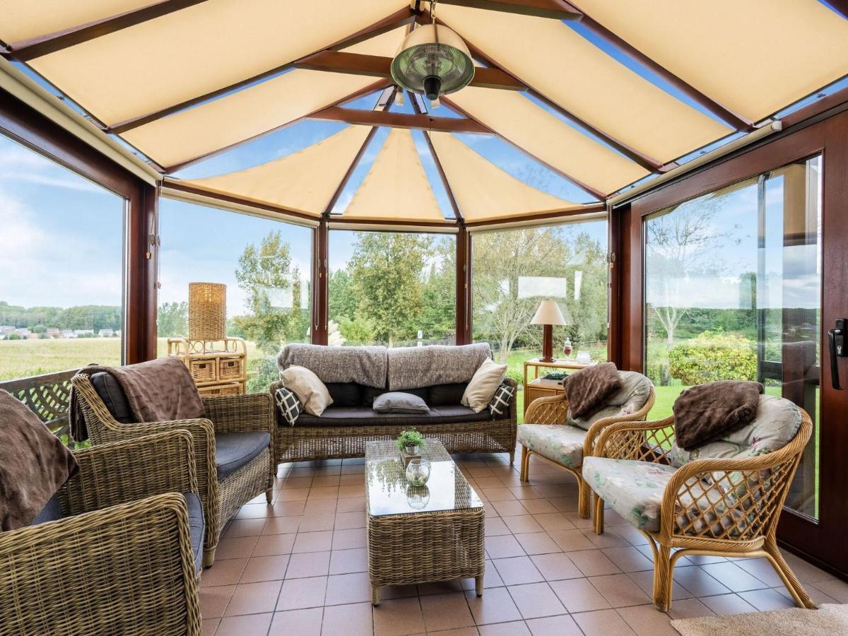 Stunning Holiday Home In Oombergen With Terrace And Garden Zottegem Εξωτερικό φωτογραφία