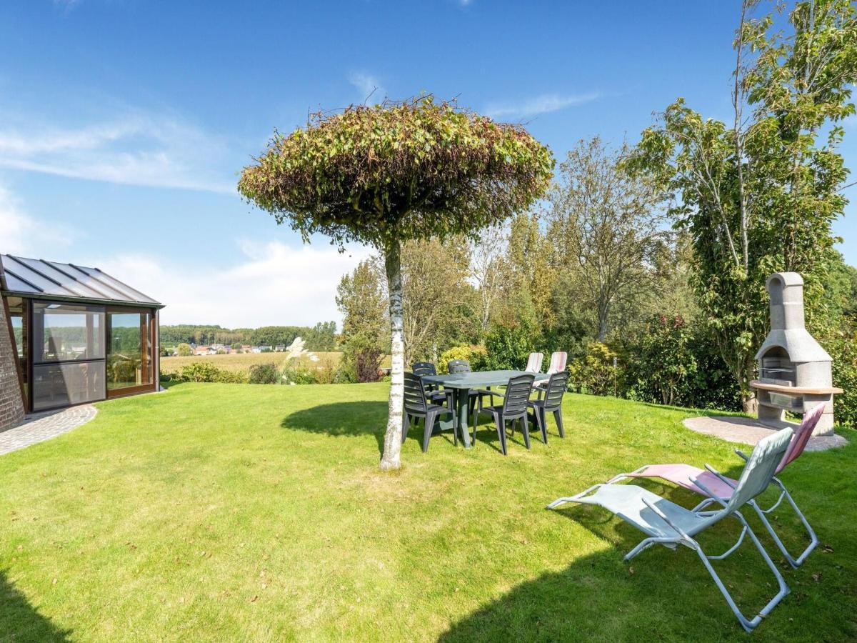 Stunning Holiday Home In Oombergen With Terrace And Garden Zottegem Εξωτερικό φωτογραφία